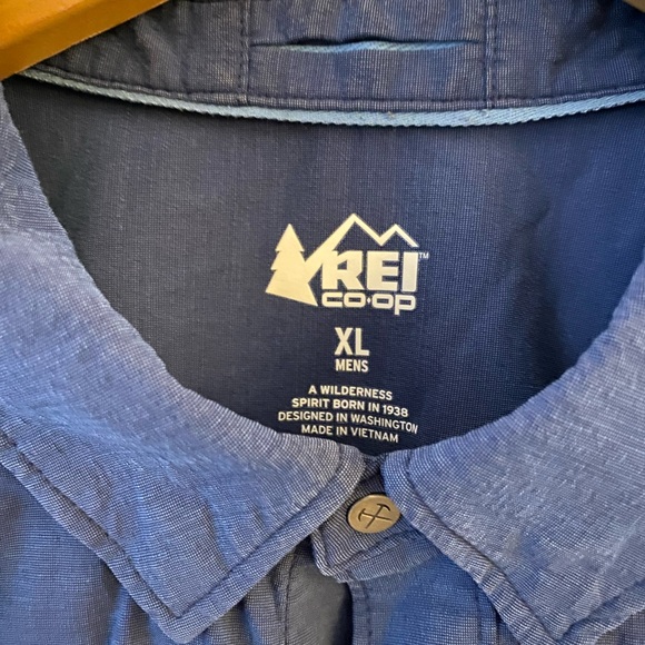 REI Co-Op Trail Shirt Medium Mens Blue Button Up Nylon Stretch Long Sleeve Sz XL - Picture 4 of 4